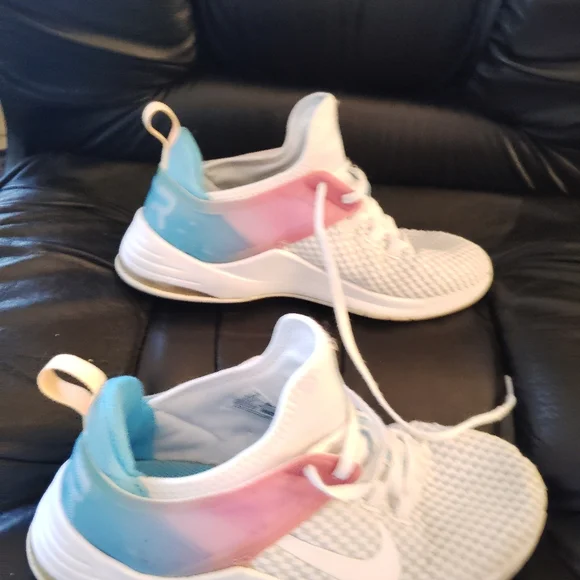 NIKE Air Max Bella White/Pink Athletic Sneakers - Size 8 - Picture 6 of 11